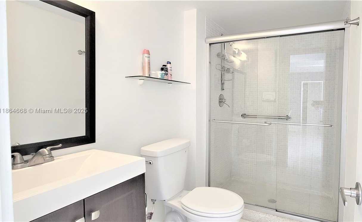 Small Image of 3731 NORTH COUNTRY CLUB DR #926, Aventura Number 5