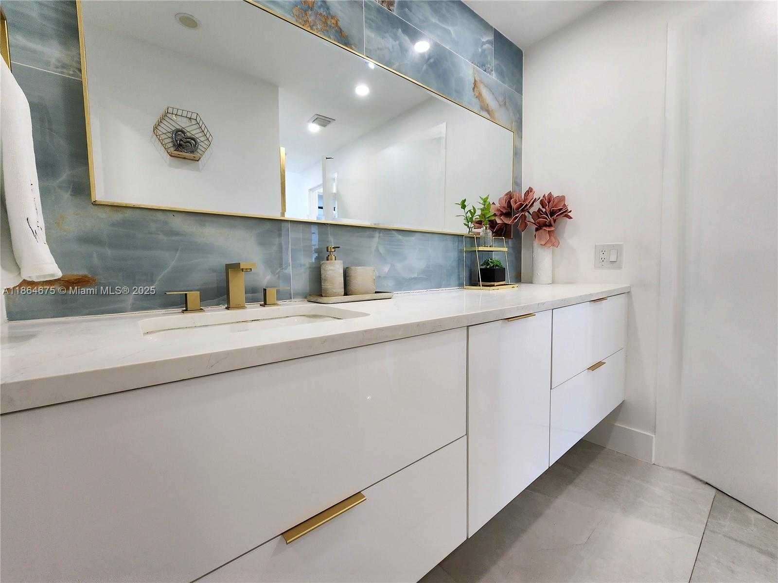 Small Image of 3505 SOUTH OCEAN DR #1502, Hollywood Number 14