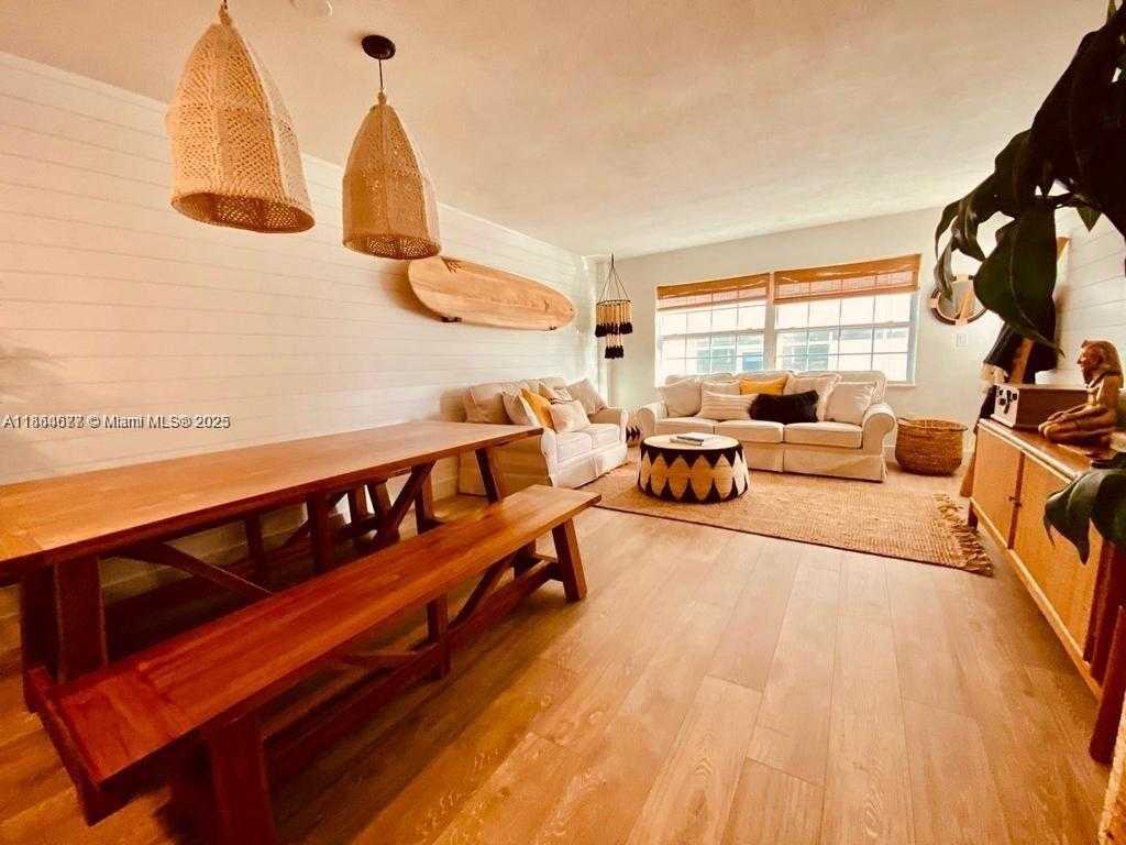 Small Image of 325 OCEAN DR #408, Miami Beach Number 3