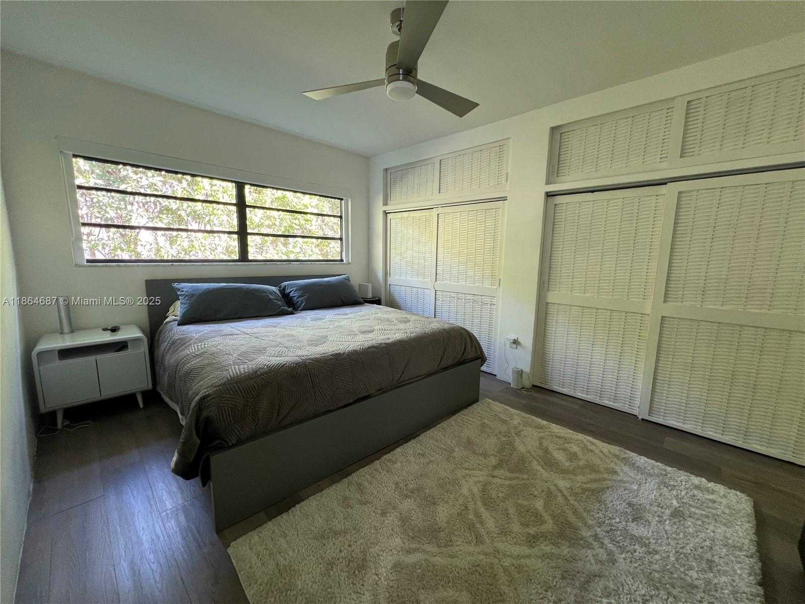 Small Image of 2062 NORTH EAST 121ST RD, North Miami Number 18