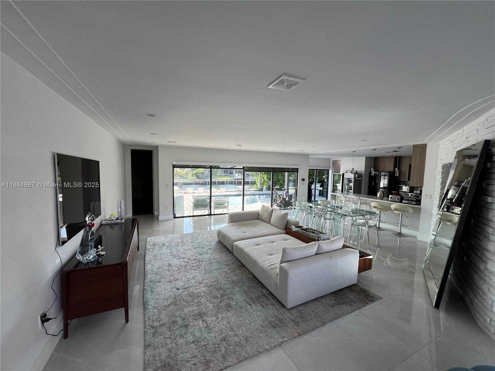 Small Image of 2062 NORTH EAST 121ST RD, North Miami Number 6