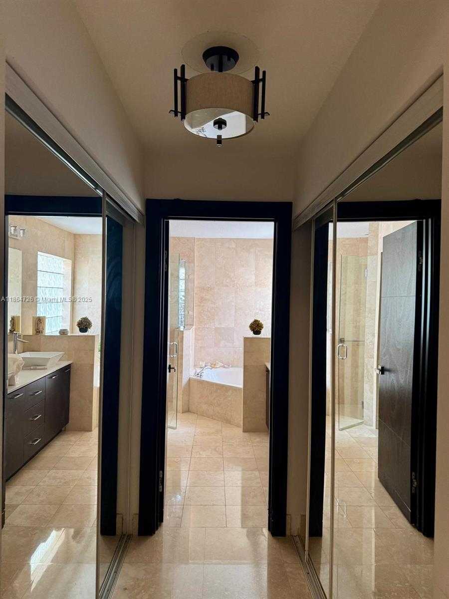 Small Image of 10772 NORTH WEST 71ST ST, Doral Number 17