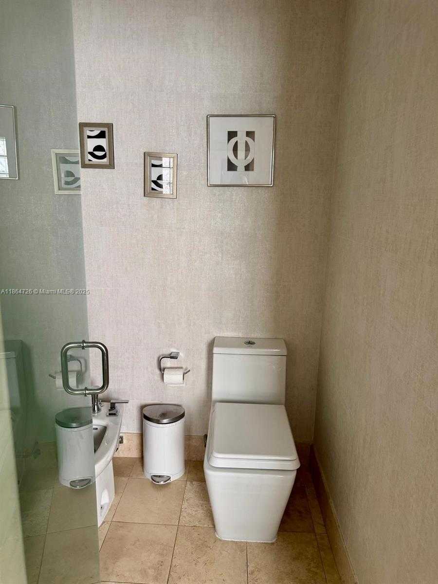 Small Image of 10772 NORTH WEST 71ST ST, Doral Number 20
