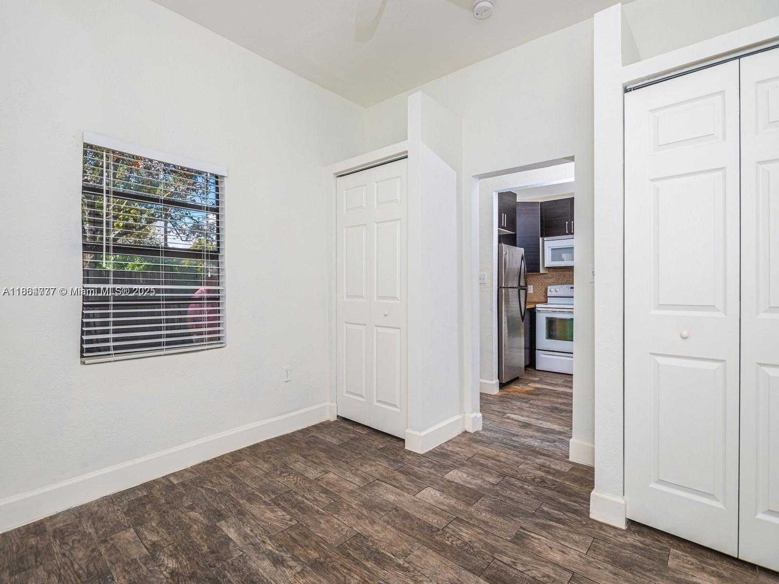 Small Image of 3452 MARGARET ST, Miami Number 11