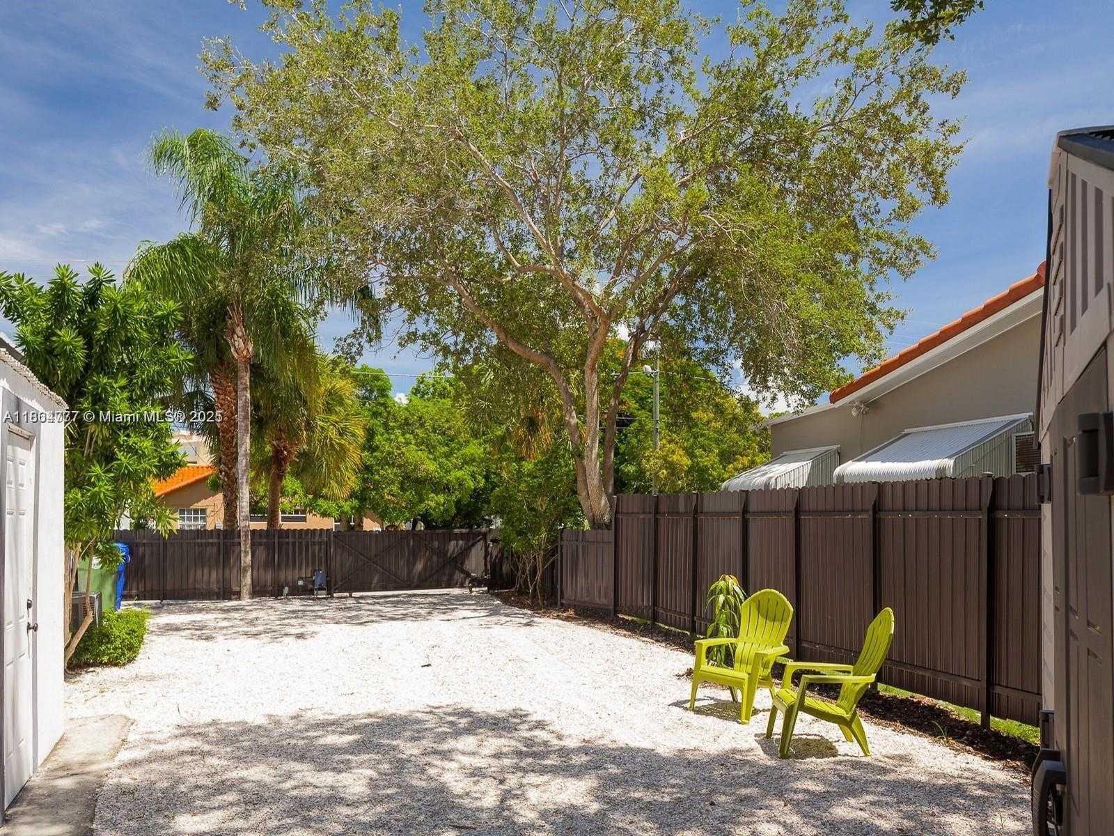 Small Image of 3452 MARGARET ST, Miami Number 3
