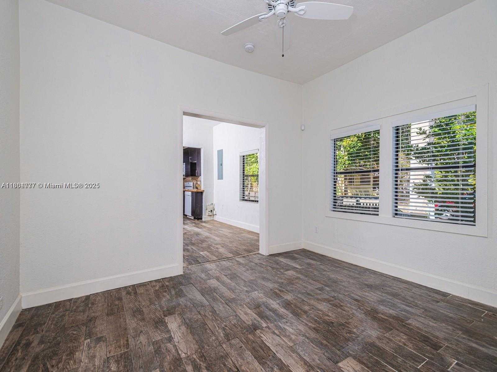 Small Image of 3452 MARGARET ST, Miami Number 9