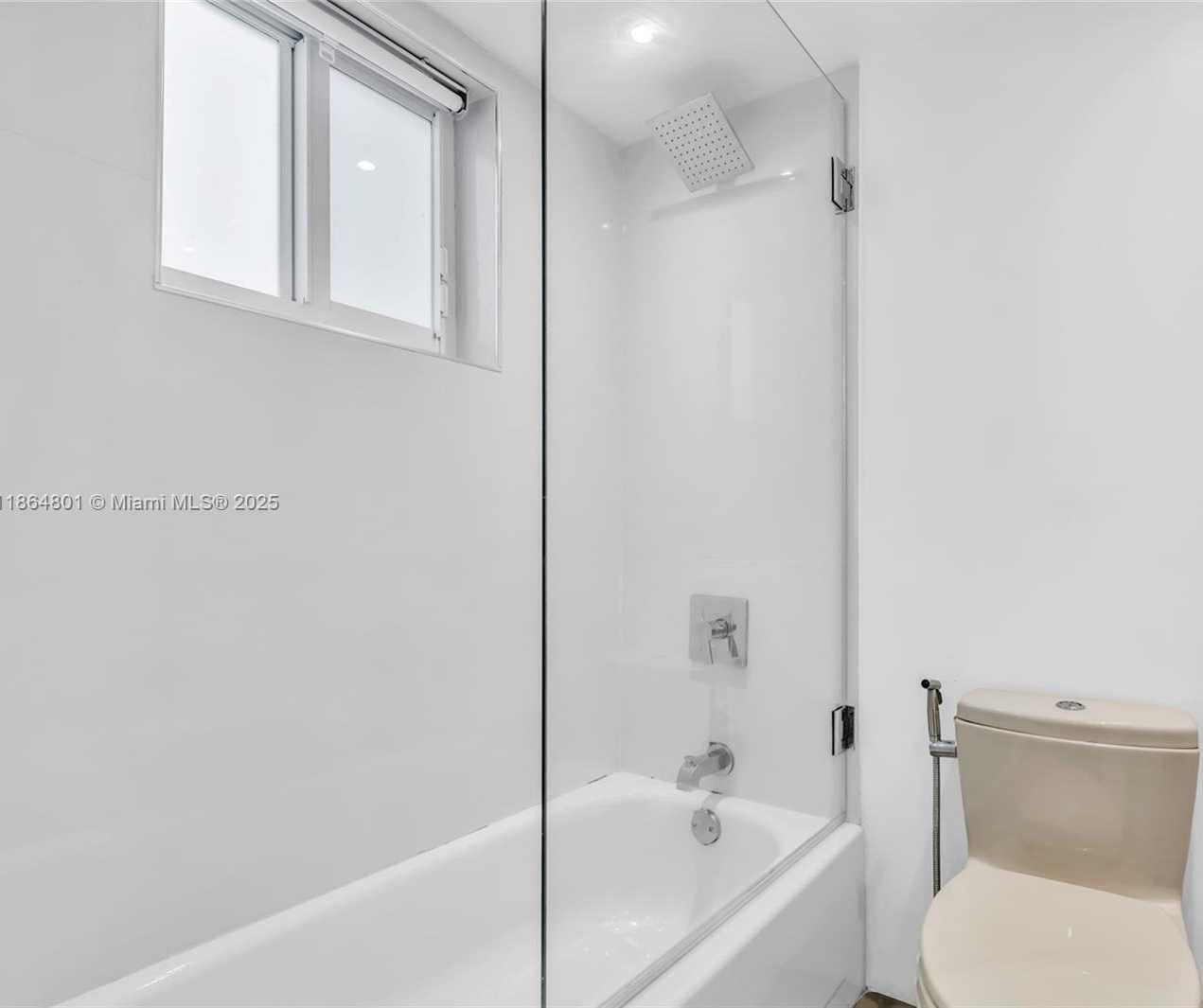 Small Image of 1666 WEST AVE #307, Miami Beach Number 21