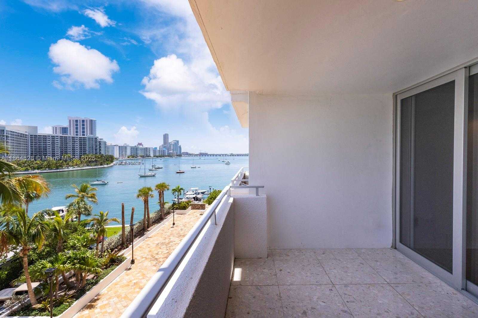 Small Image of 11 ISLAND AVE #606, Miami Beach Number 3