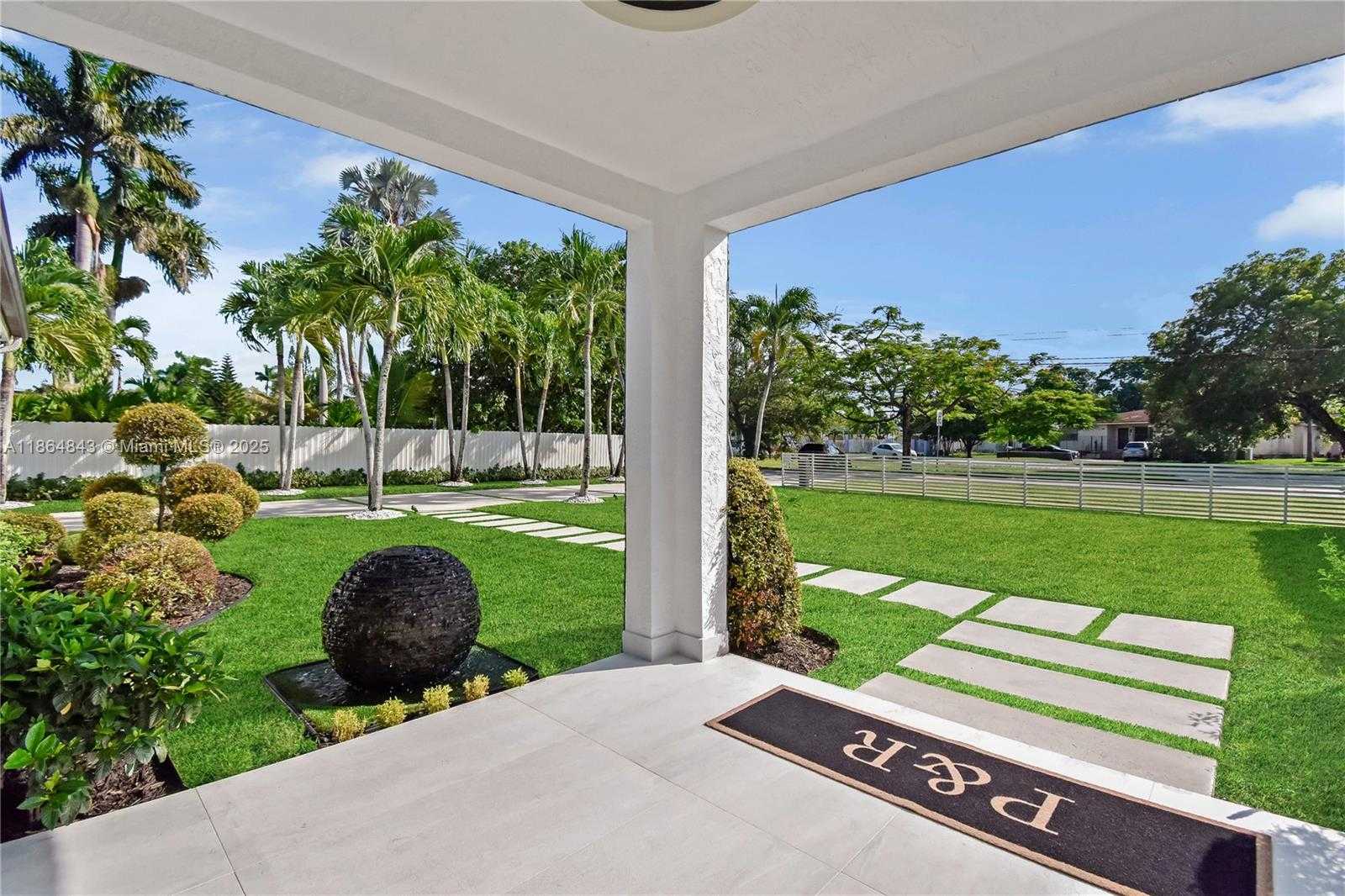 Small Image of 14441 SOUTH BISCAYNE RIVER RD, Miami Number 13