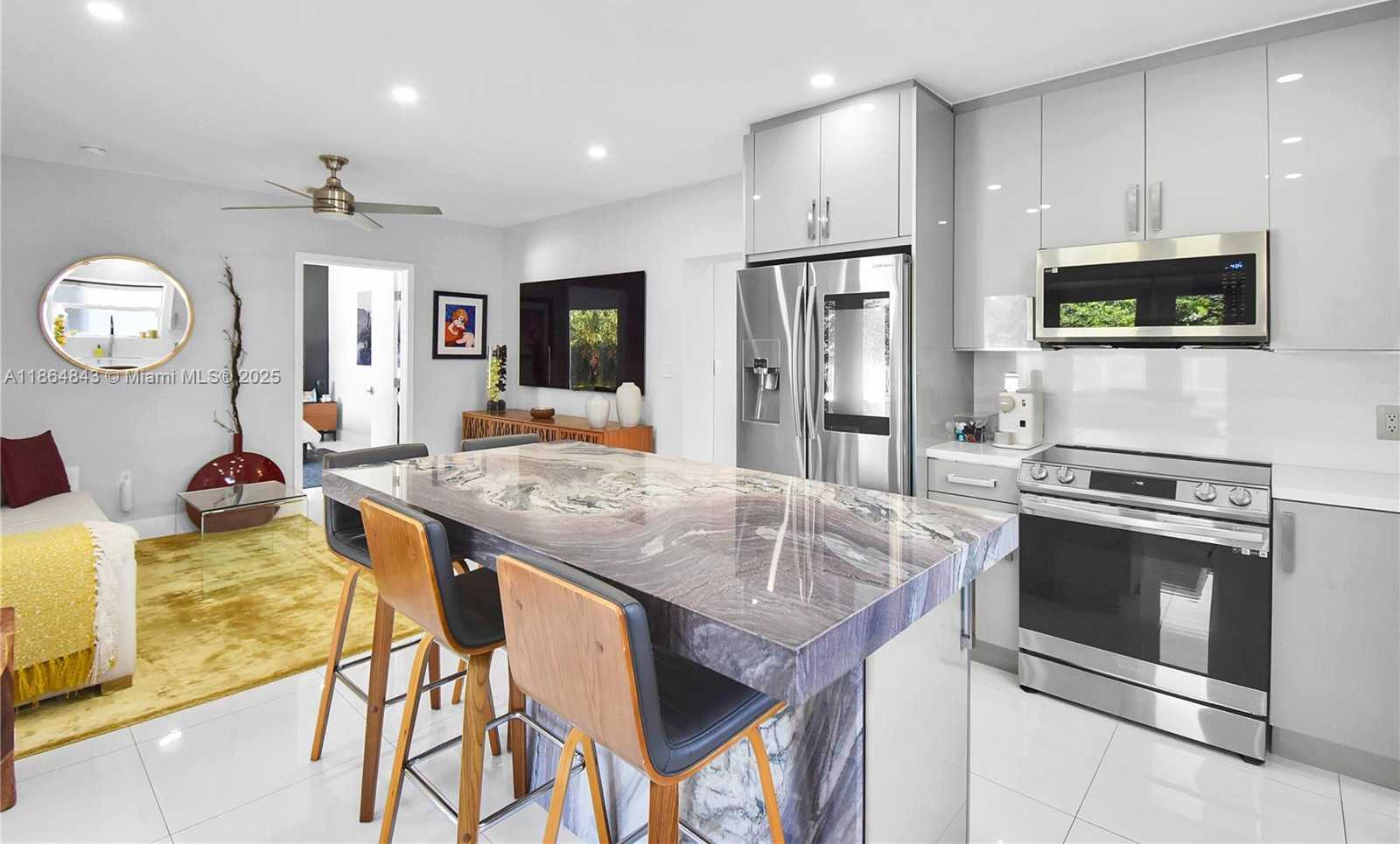 Small Image of 14441 SOUTH BISCAYNE RIVER RD, Miami Number 18