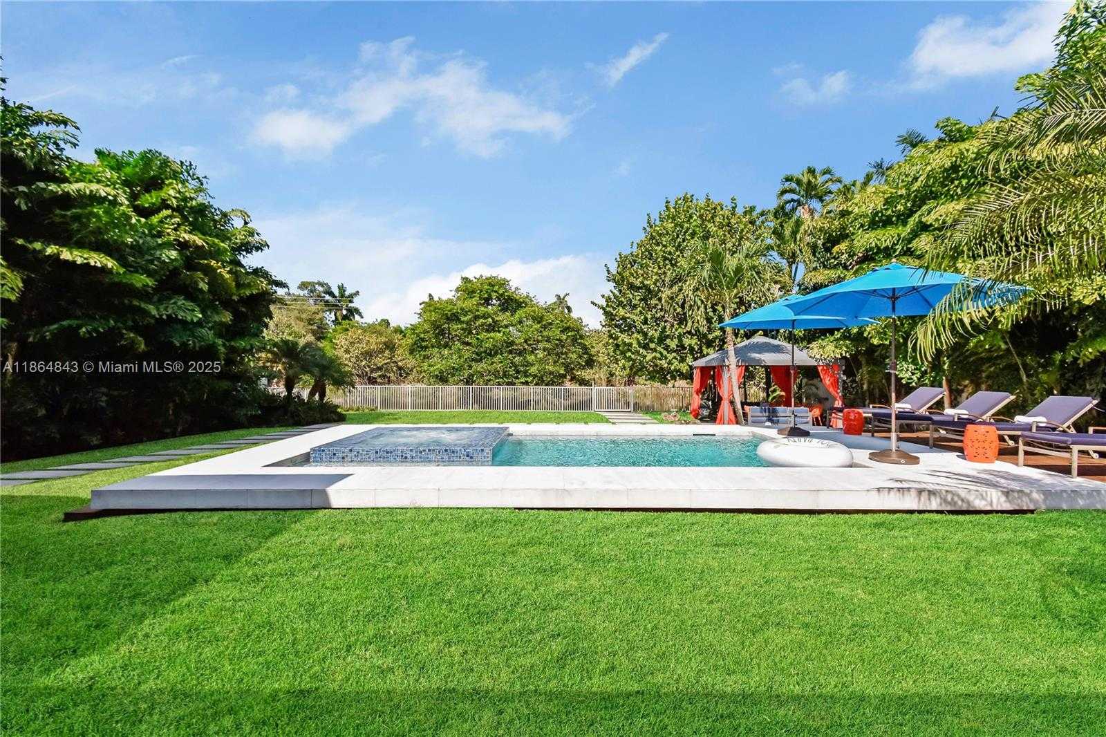 Small Image of 14441 SOUTH BISCAYNE RIVER RD, Miami Number 21