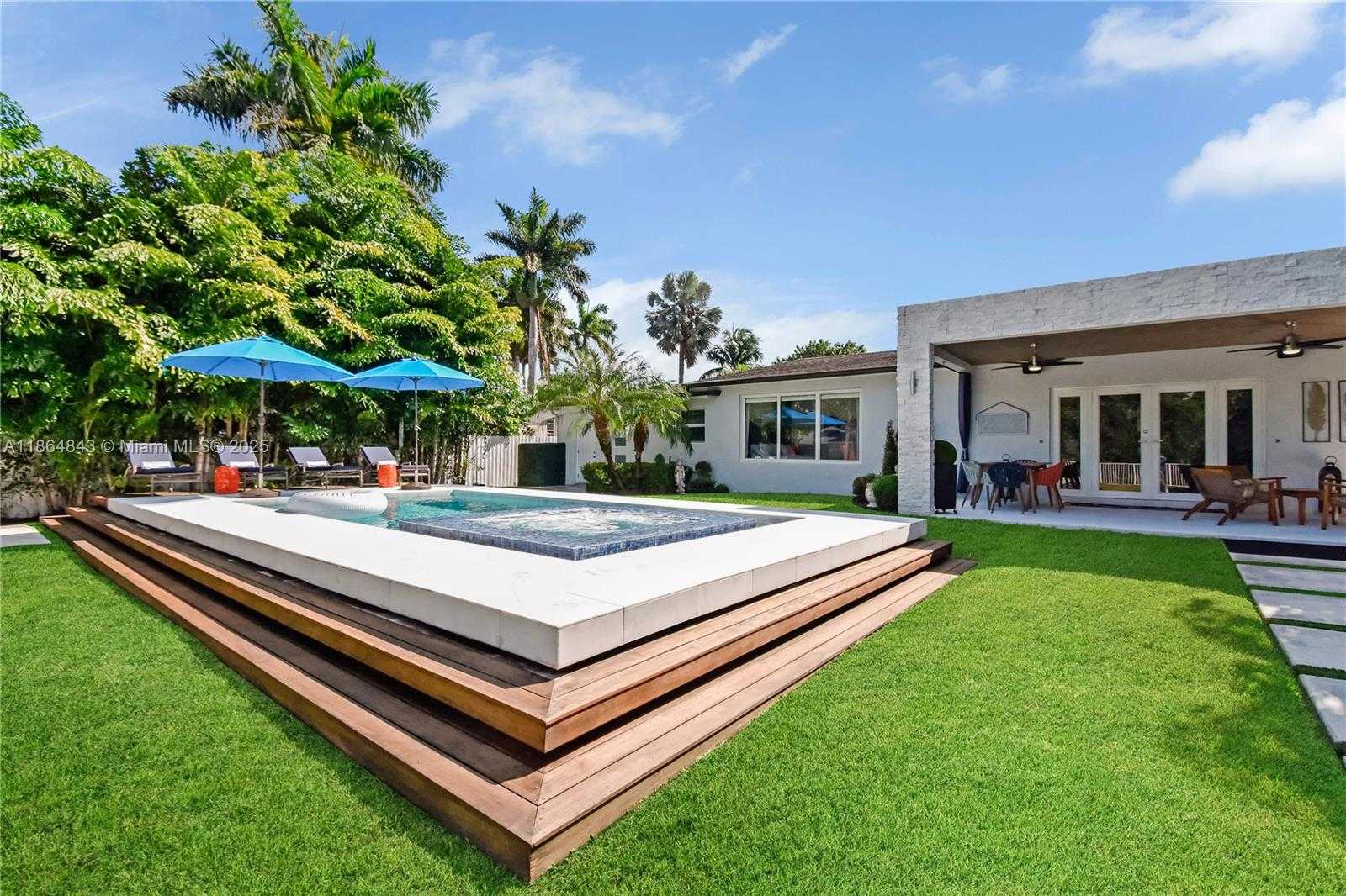 Small Image of 14441 SOUTH BISCAYNE RIVER RD, Miami Number 22