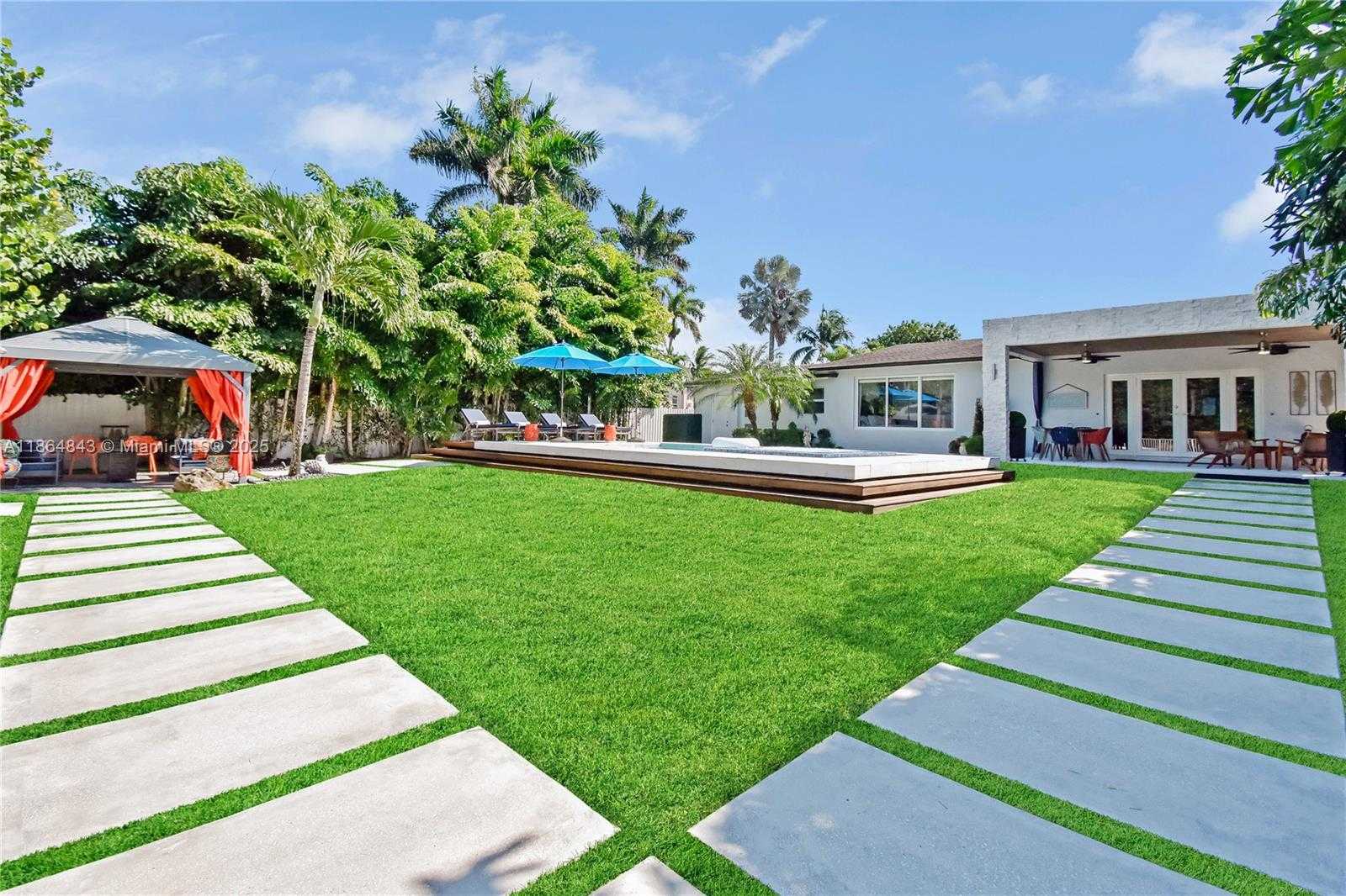 Small Image of 14441 SOUTH BISCAYNE RIVER RD, Miami Number 23