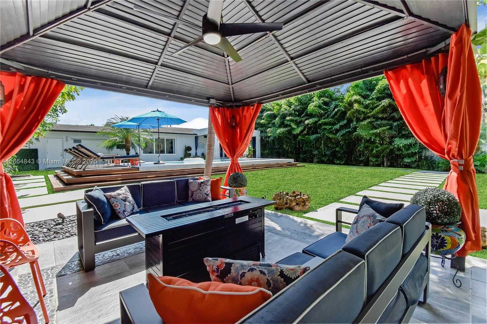 Small Image of 14441 SOUTH BISCAYNE RIVER RD, Miami Number 24