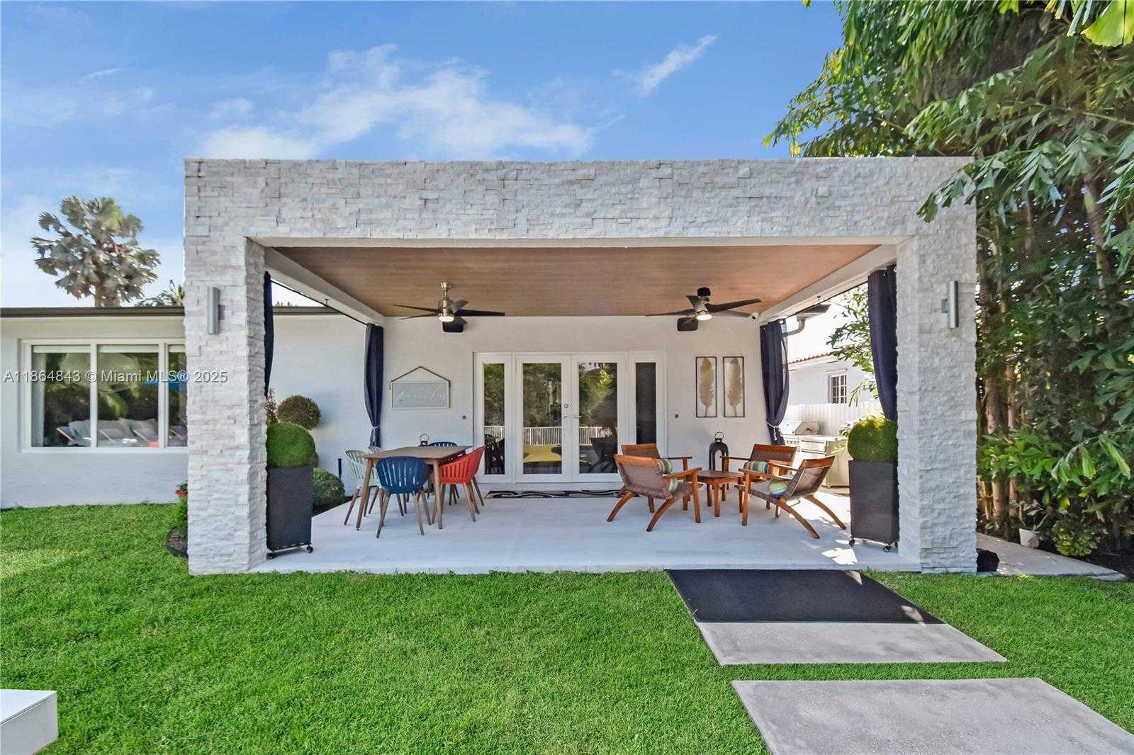 Small Image of 14441 SOUTH BISCAYNE RIVER RD, Miami Number 26