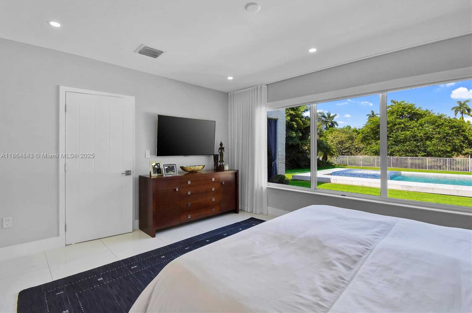Small Image of 14441 SOUTH BISCAYNE RIVER RD, Miami Number 30
