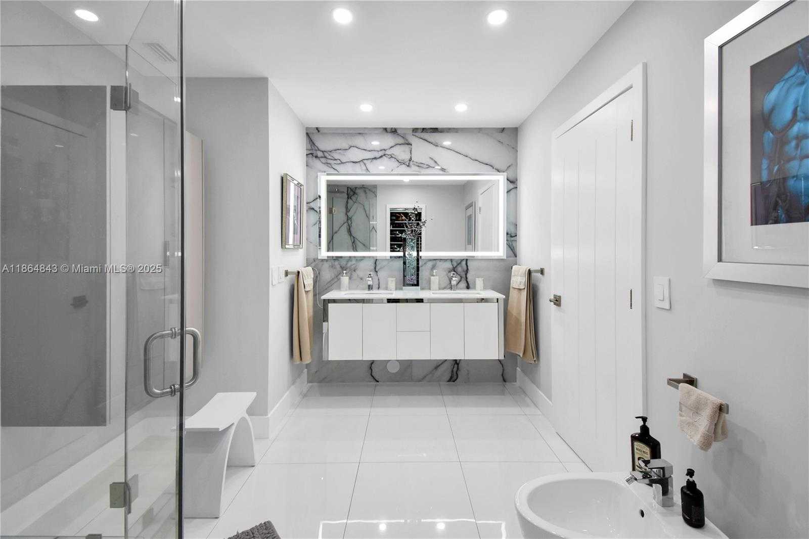 Small Image of 14441 SOUTH BISCAYNE RIVER RD, Miami Number 34