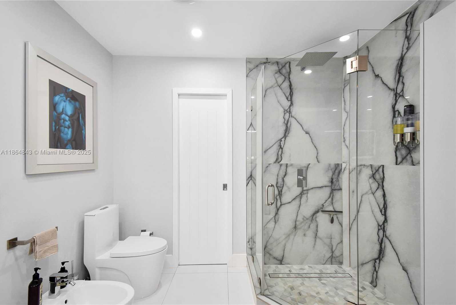 Small Image of 14441 SOUTH BISCAYNE RIVER RD, Miami Number 36