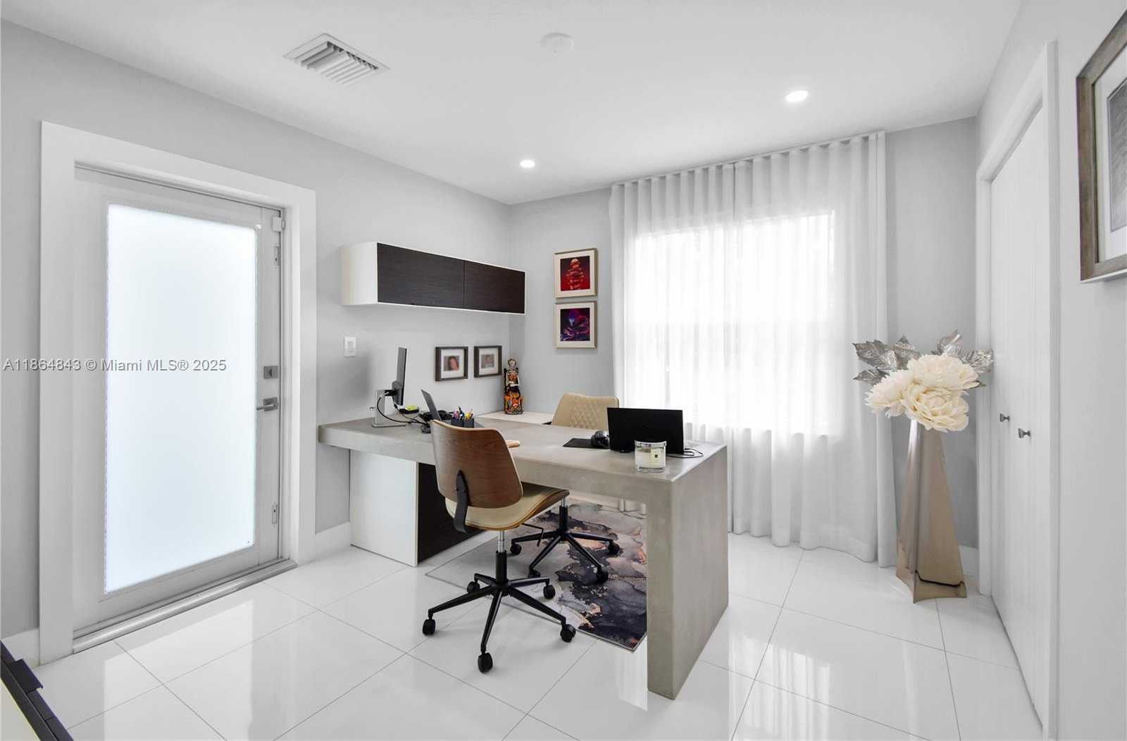 Small Image of 14441 SOUTH BISCAYNE RIVER RD, Miami Number 38