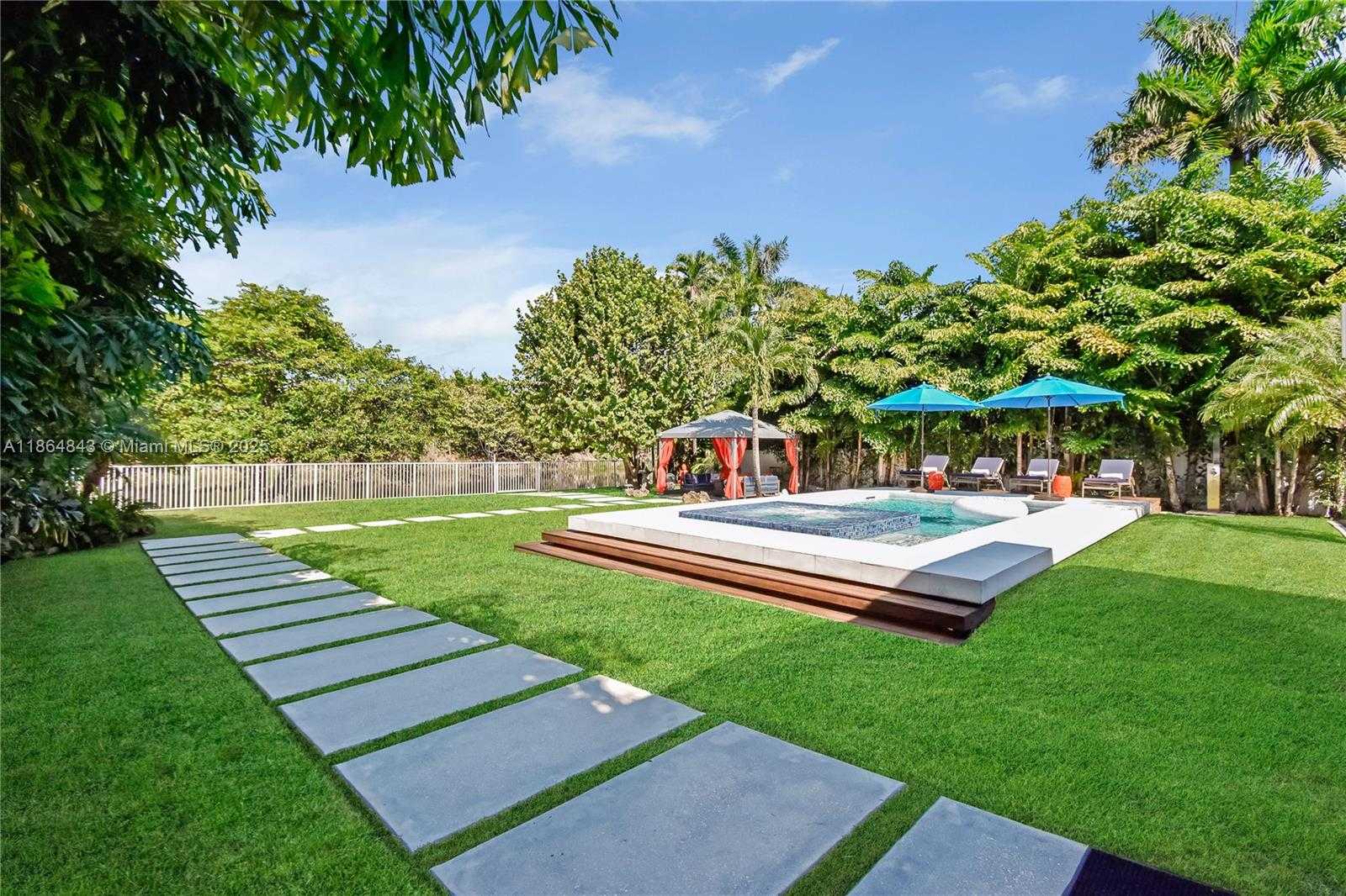 Small Image of 14441 SOUTH BISCAYNE RIVER RD, Miami Number 45
