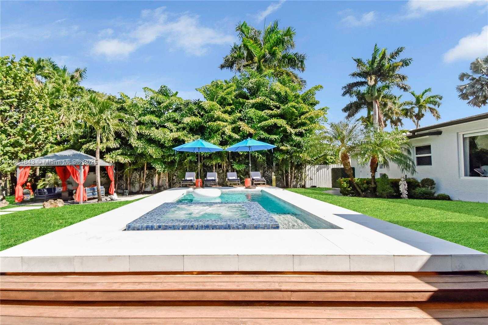 Small Image of 14441 SOUTH BISCAYNE RIVER RD, Miami Number 46