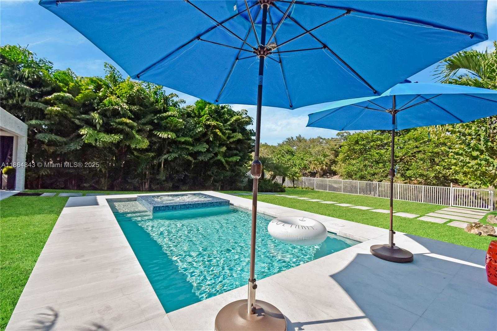 Small Image of 14441 SOUTH BISCAYNE RIVER RD, Miami Number 47