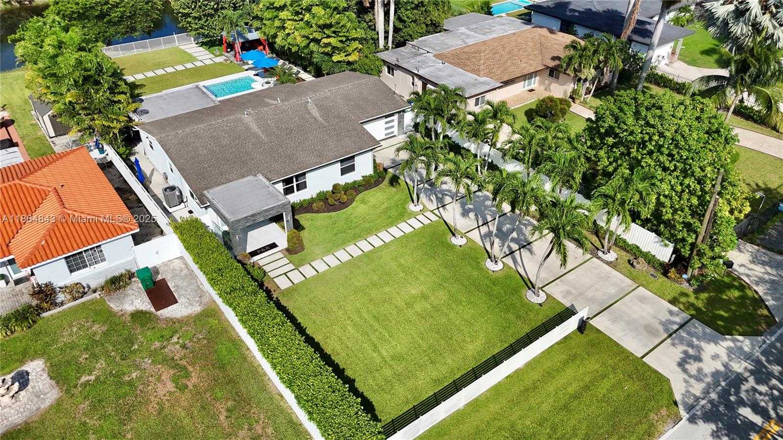Small Image of 14441 SOUTH BISCAYNE RIVER RD, Miami Number 51