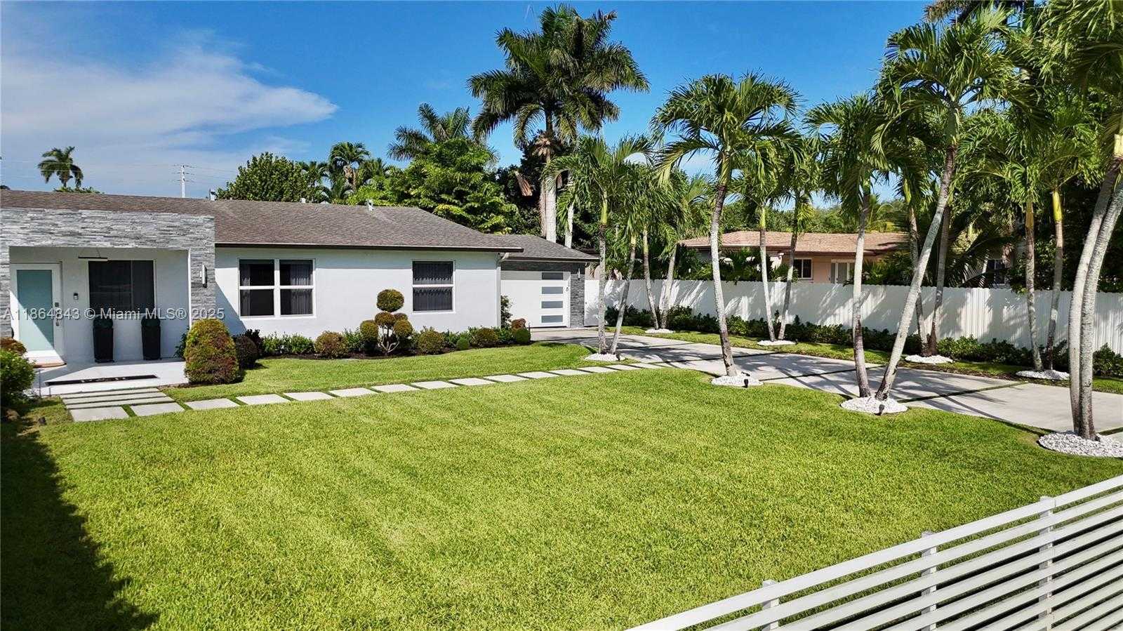 Small Image of 14441 SOUTH BISCAYNE RIVER RD, Miami Number 53