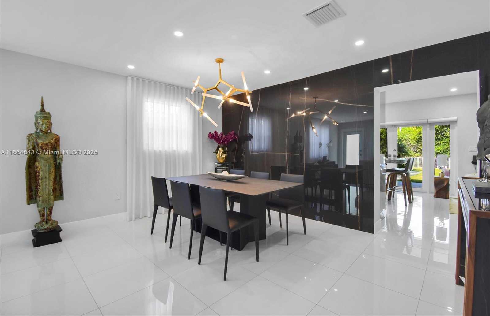 Small Image of 14441 SOUTH BISCAYNE RIVER RD, Miami Number 7