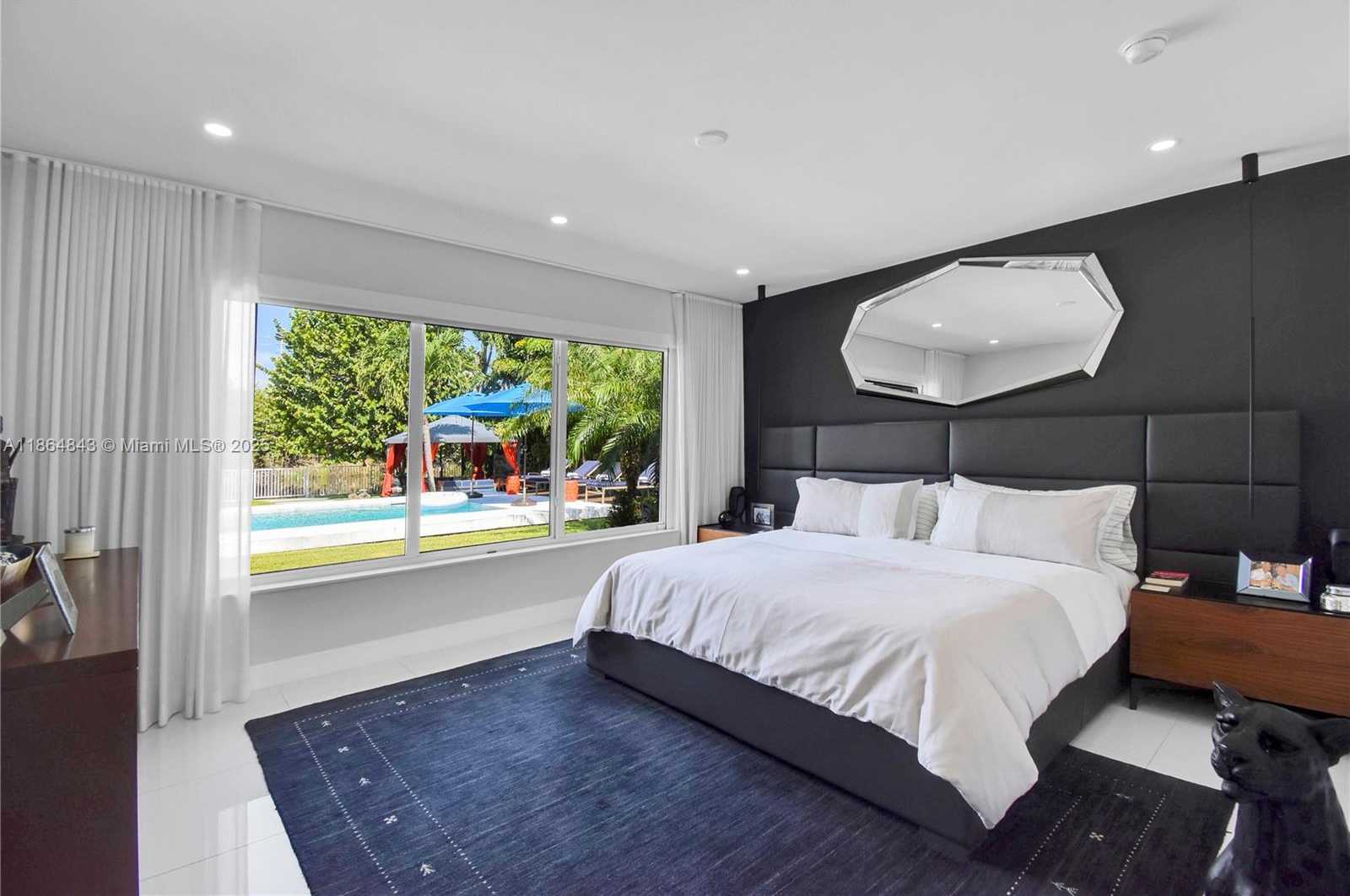 Small Image of 14441 SOUTH BISCAYNE RIVER RD, Miami Number 9