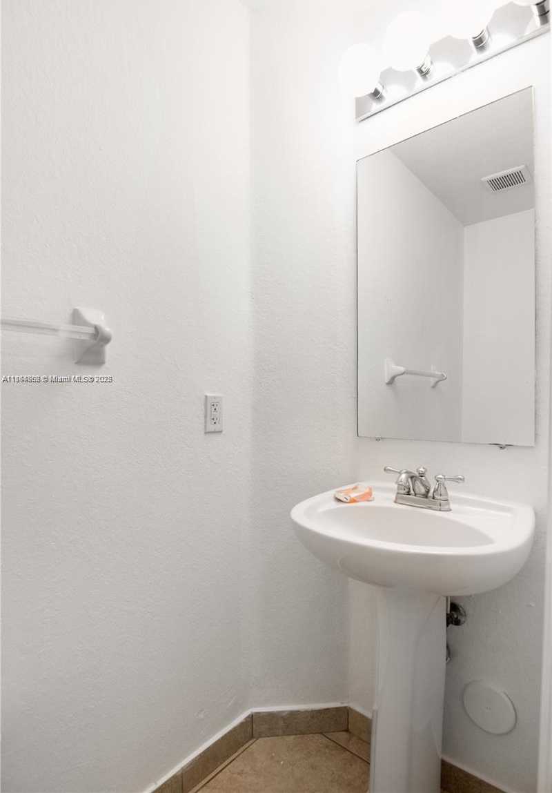 Small Image of 10805 NORTH WEST 89TH TER #207-4, Doral Number 24