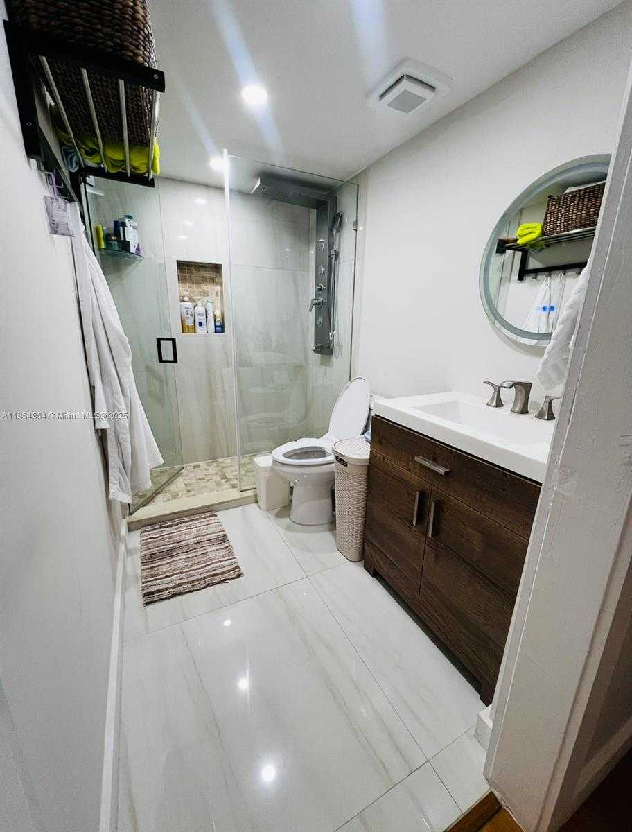 Small Image of 2415 NORTH WEST 16TH ST RD #313, Miami Number 6