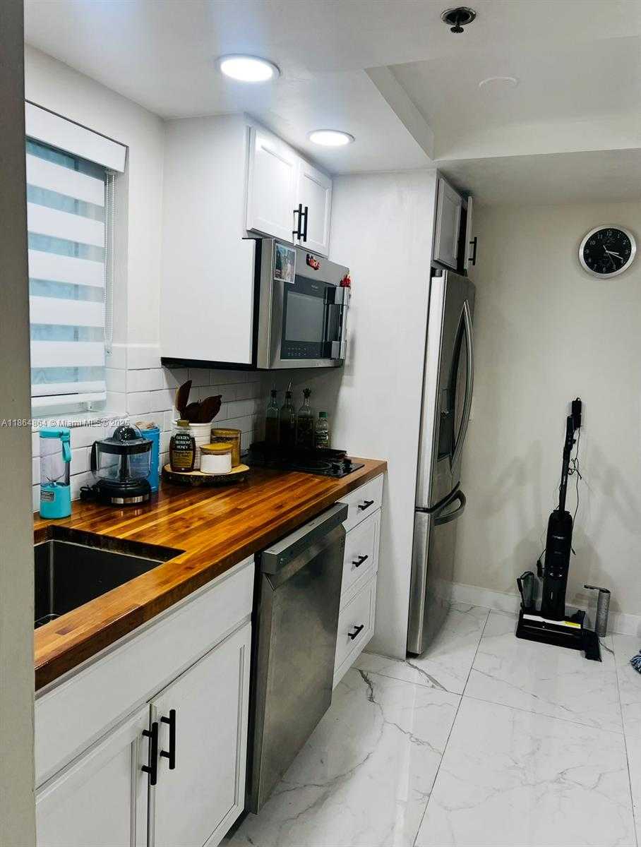 Small Image of 2415 NORTH WEST 16TH ST RD #313, Miami Number 9