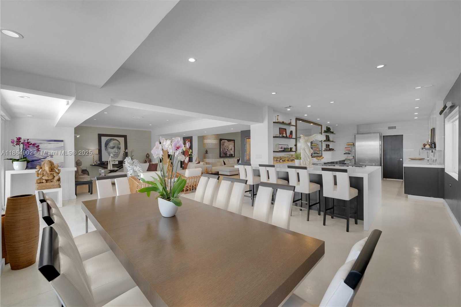 Small Image of 1111 NORTH VENETIAN DR, Miami Number 13