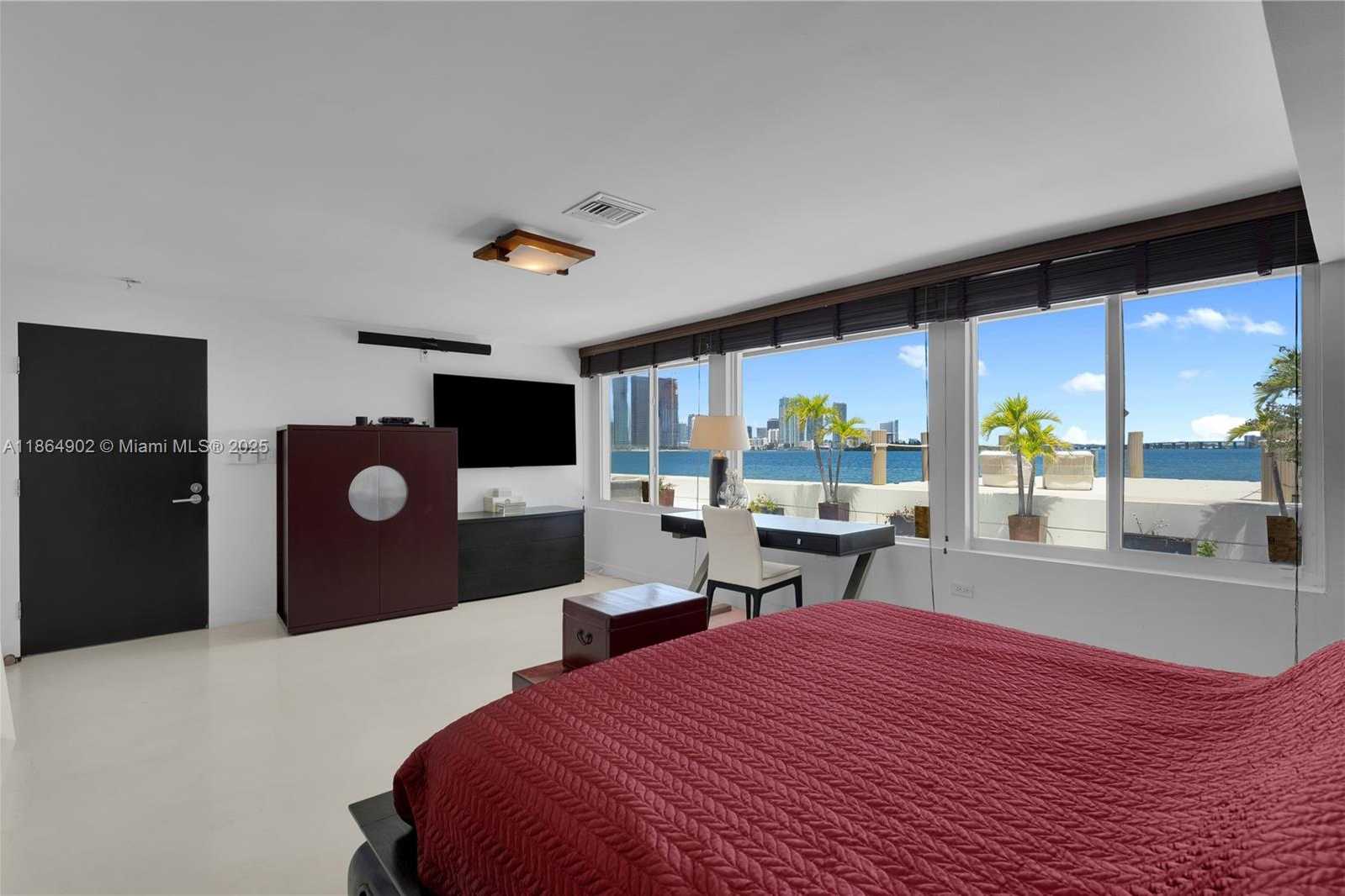 Small Image of 1111 NORTH VENETIAN DR, Miami Number 20