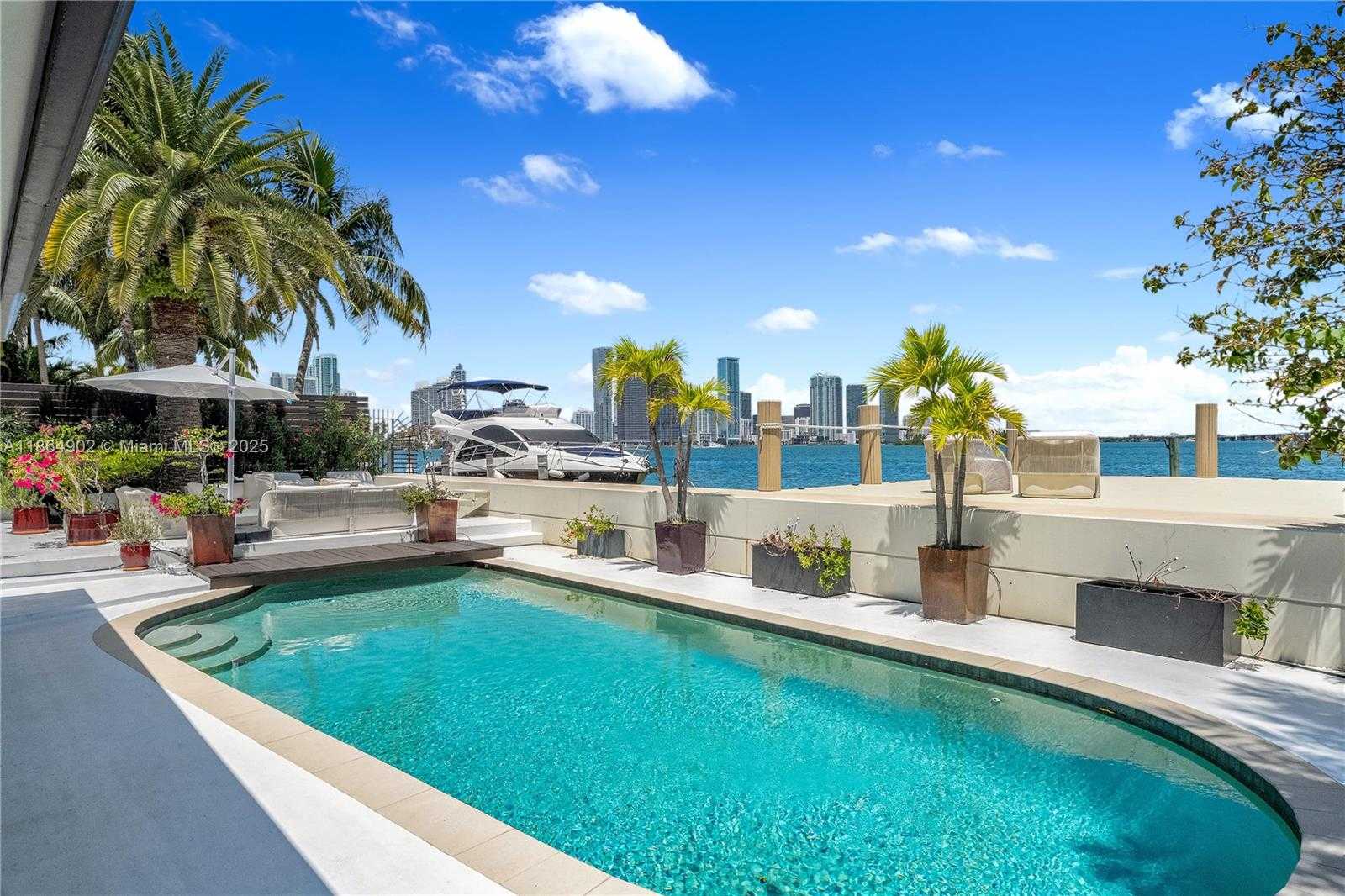 Small Image of 1111 NORTH VENETIAN DR, Miami Number 23