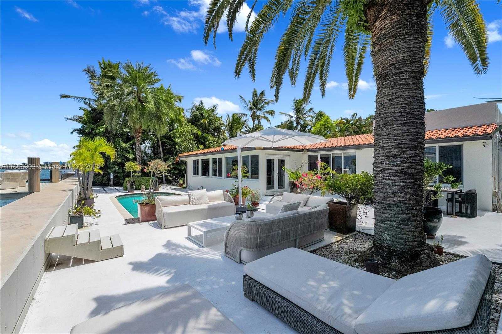 Small Image of 1111 NORTH VENETIAN DR, Miami Number 25