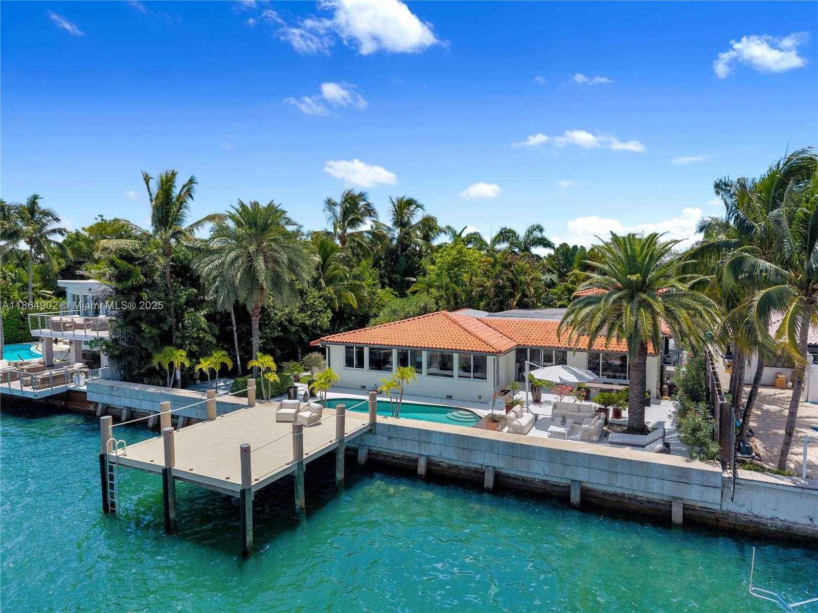 Small Image of 1111 NORTH VENETIAN DR, Miami Number 27