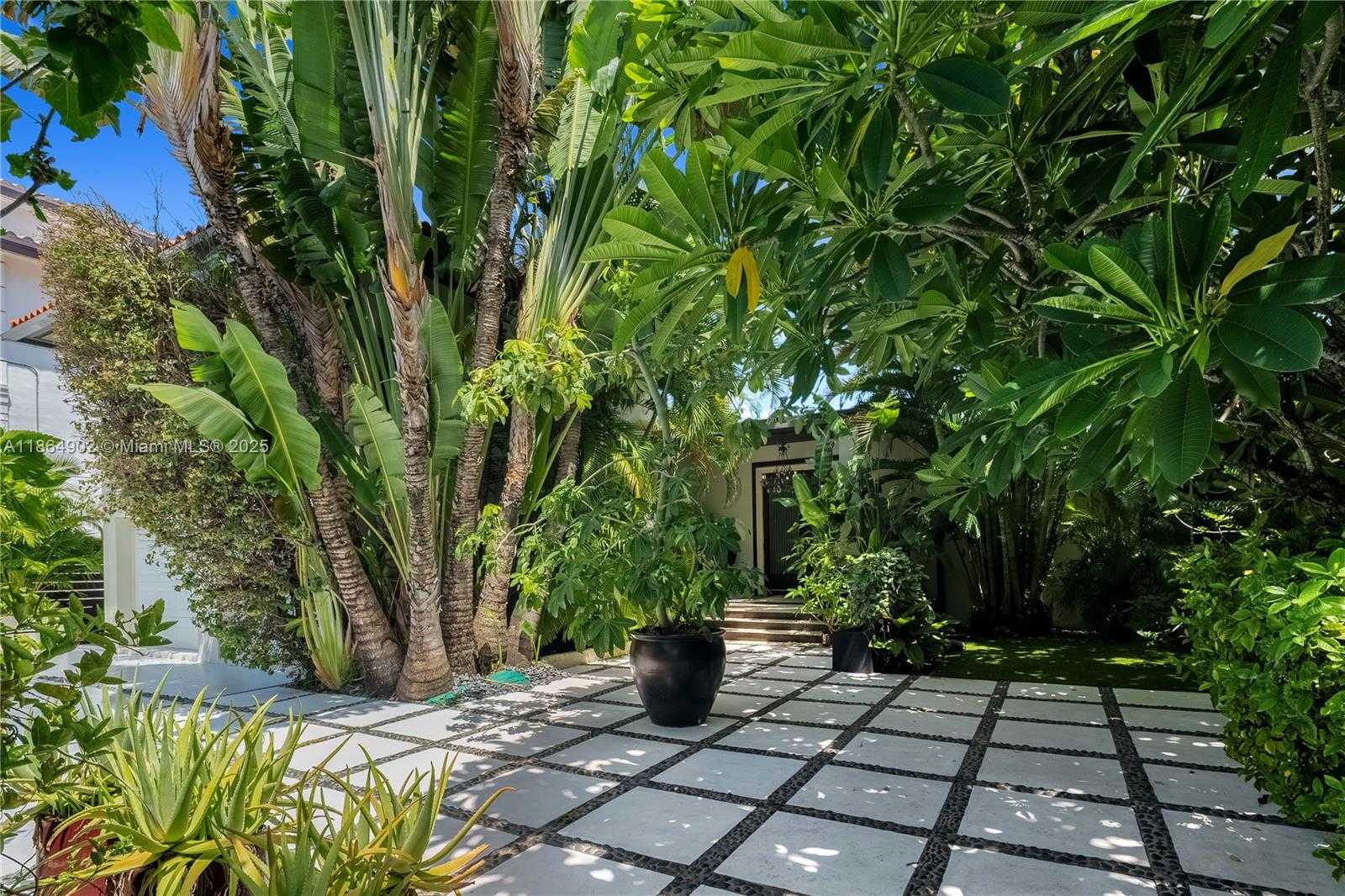 Small Image of 1111 NORTH VENETIAN DR, Miami Number 3