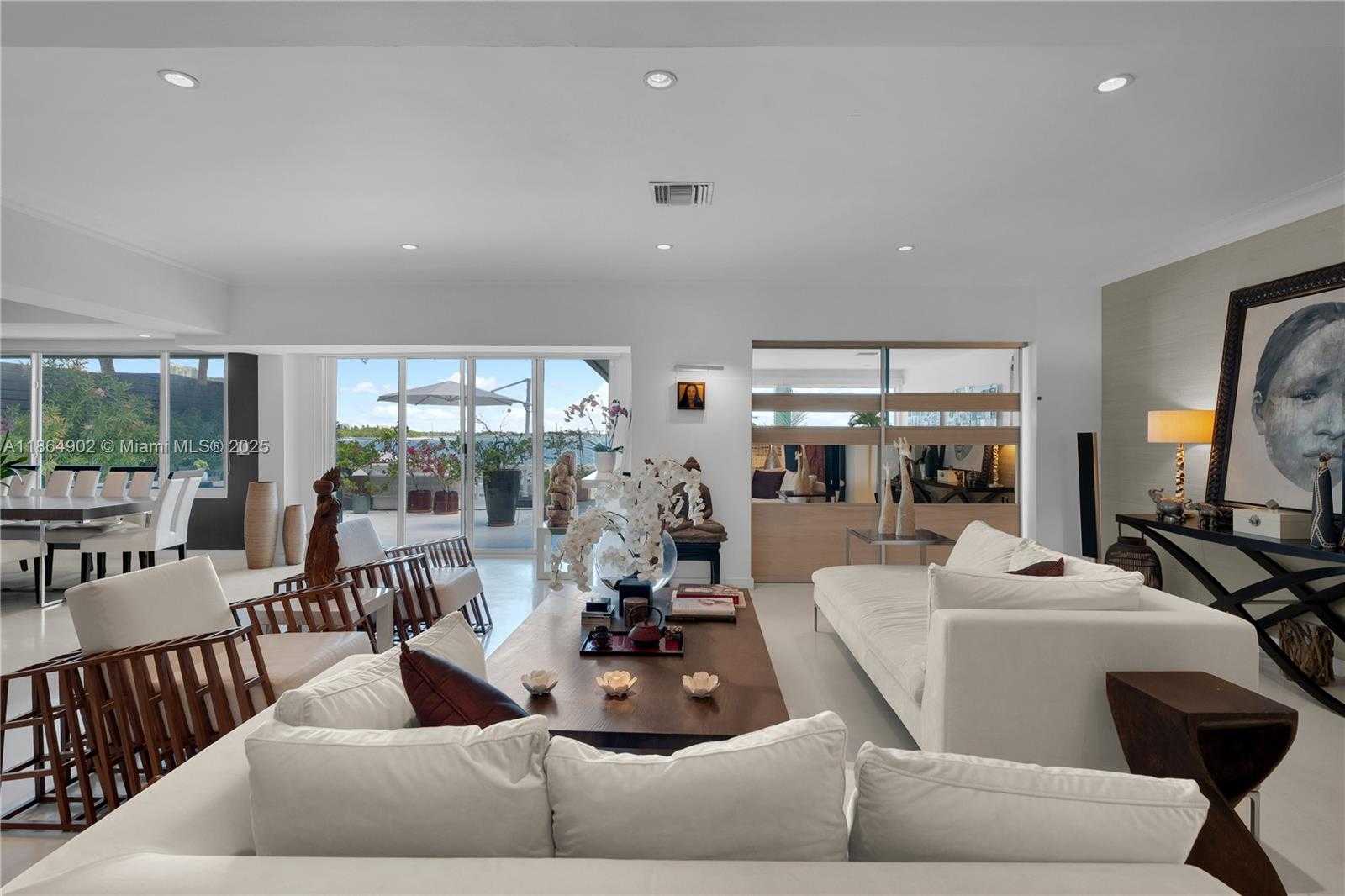 Small Image of 1111 NORTH VENETIAN DR, Miami Number 9