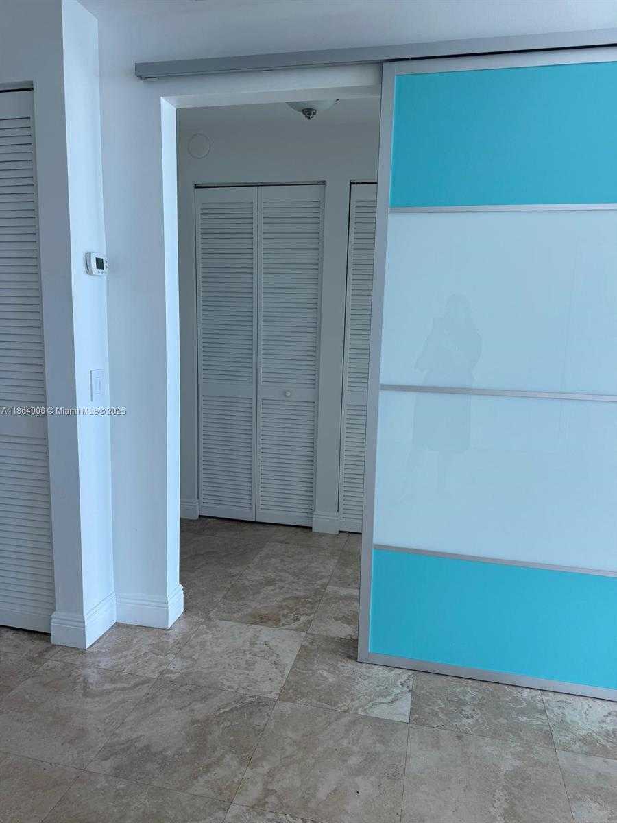 Small Image of 300 SOUTH BISCAYNE BLVD #T-1514, Miami Number 13