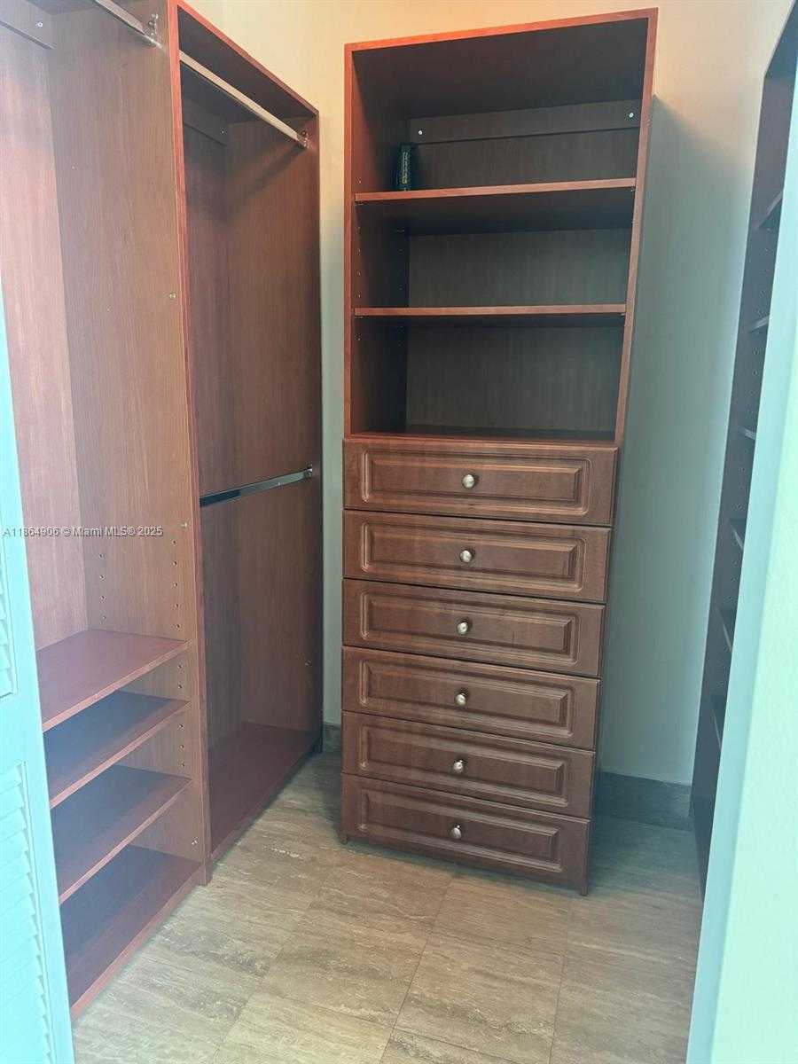 Small Image of 300 SOUTH BISCAYNE BLVD #T-1514, Miami Number 15