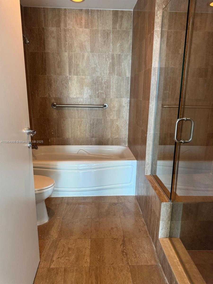 Small Image of 300 SOUTH BISCAYNE BLVD #T-1514, Miami Number 17