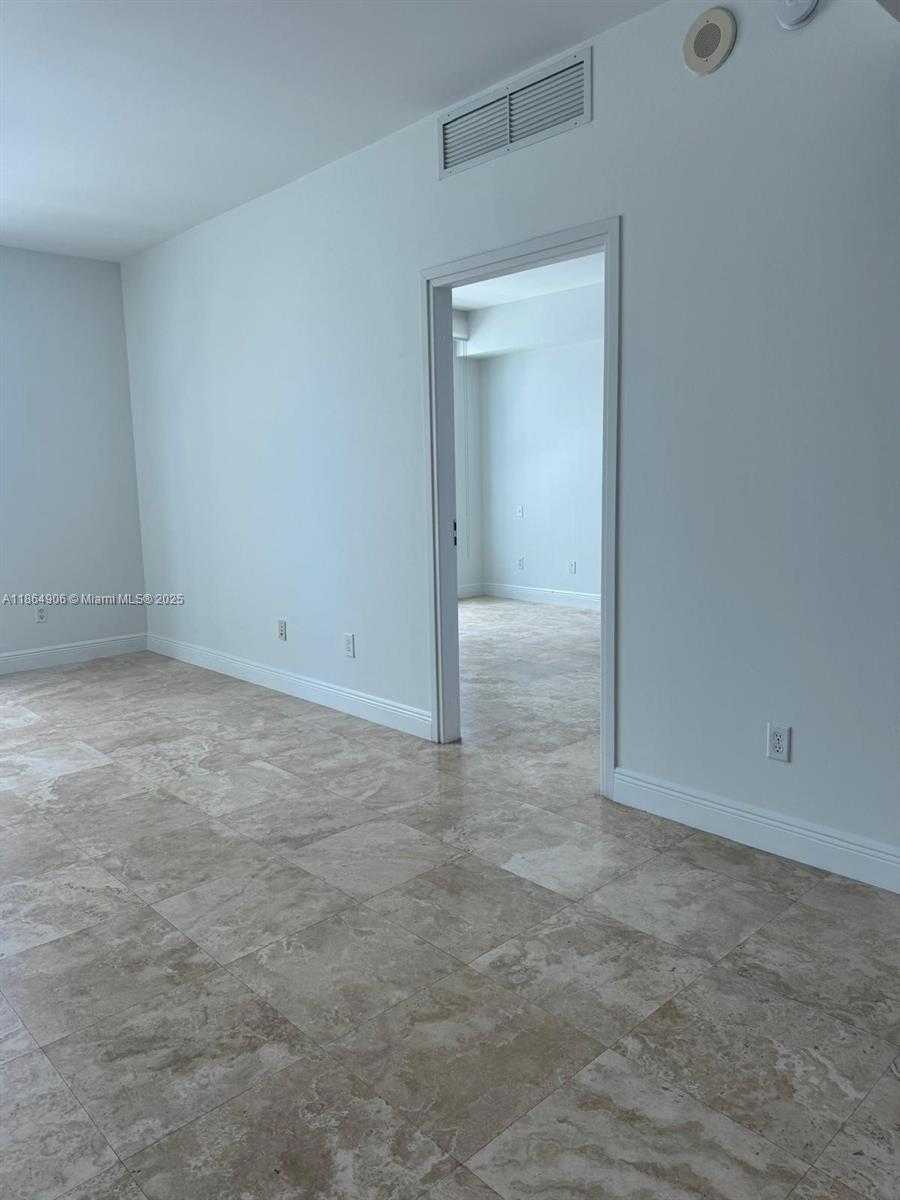 Small Image of 300 SOUTH BISCAYNE BLVD #T-1514, Miami Number 20