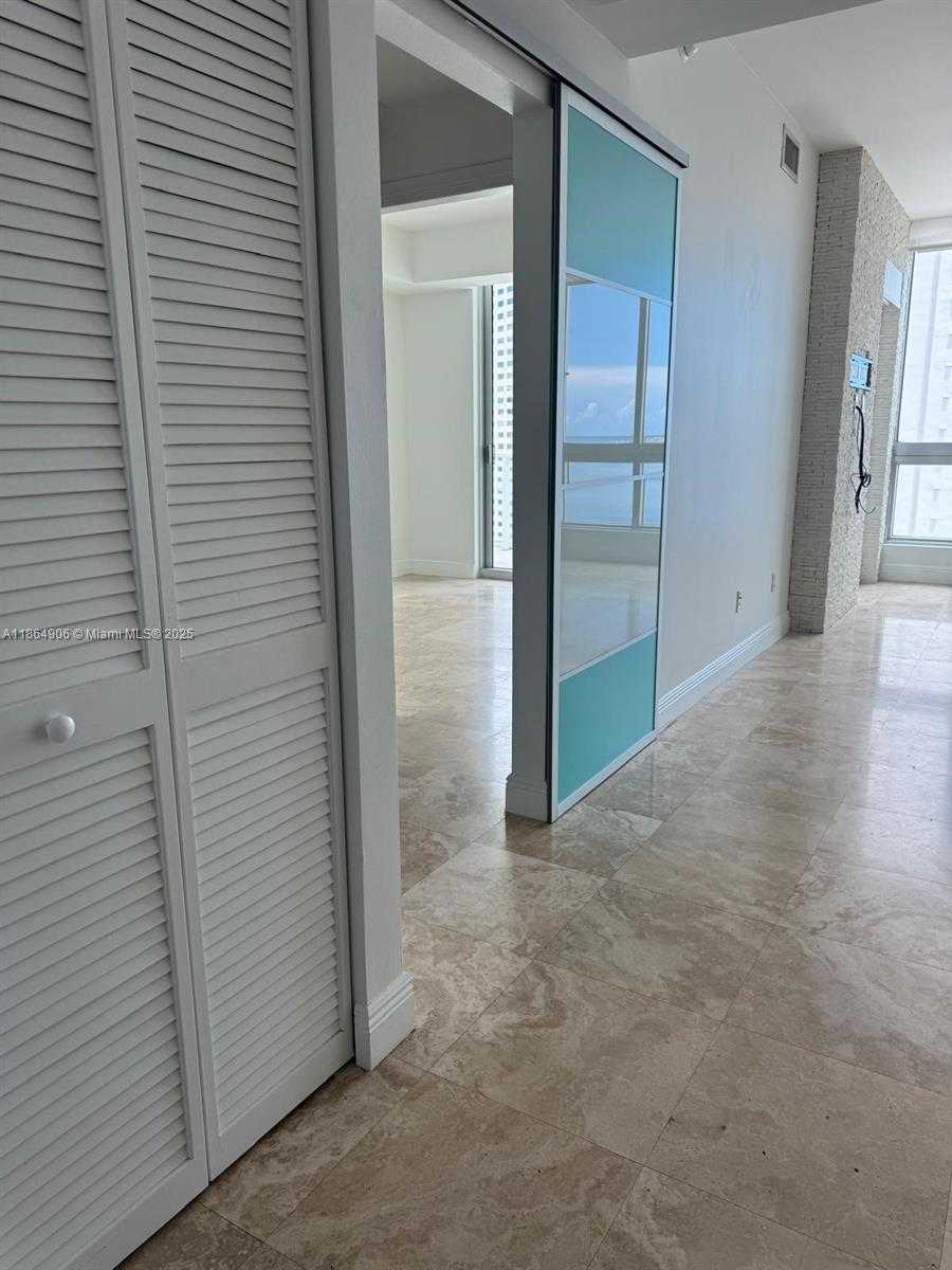 Small Image of 300 SOUTH BISCAYNE BLVD #T-1514, Miami Number 21