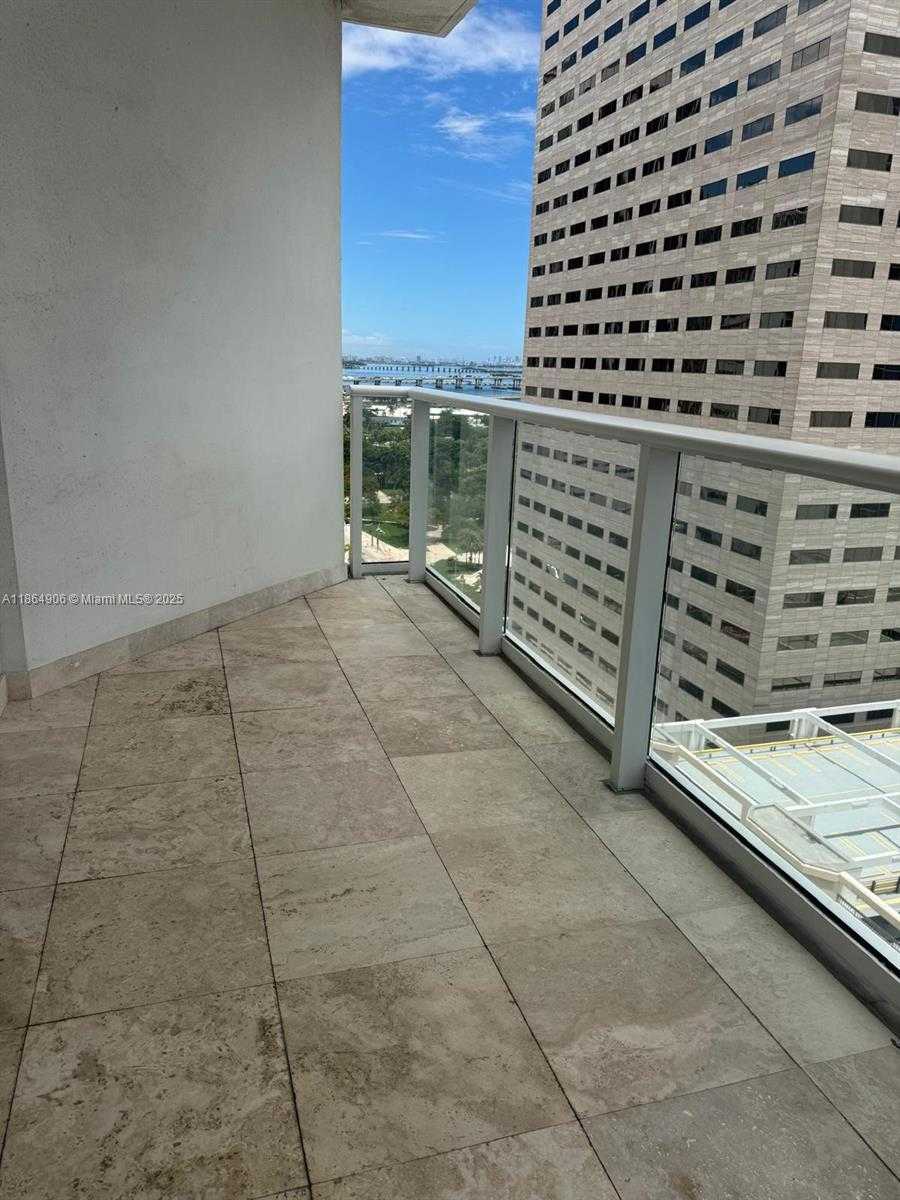 Small Image of 300 SOUTH BISCAYNE BLVD #T-1514, Miami Number 5