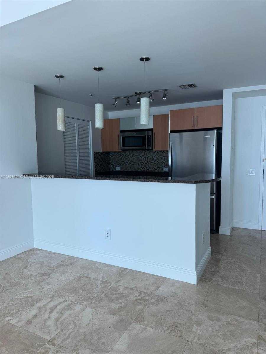 Small Image of 300 SOUTH BISCAYNE BLVD #T-1514, Miami Number 6