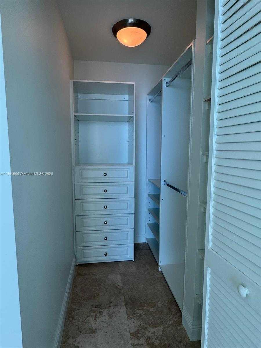 Small Image of 300 SOUTH BISCAYNE BLVD #T-1514, Miami Number 8