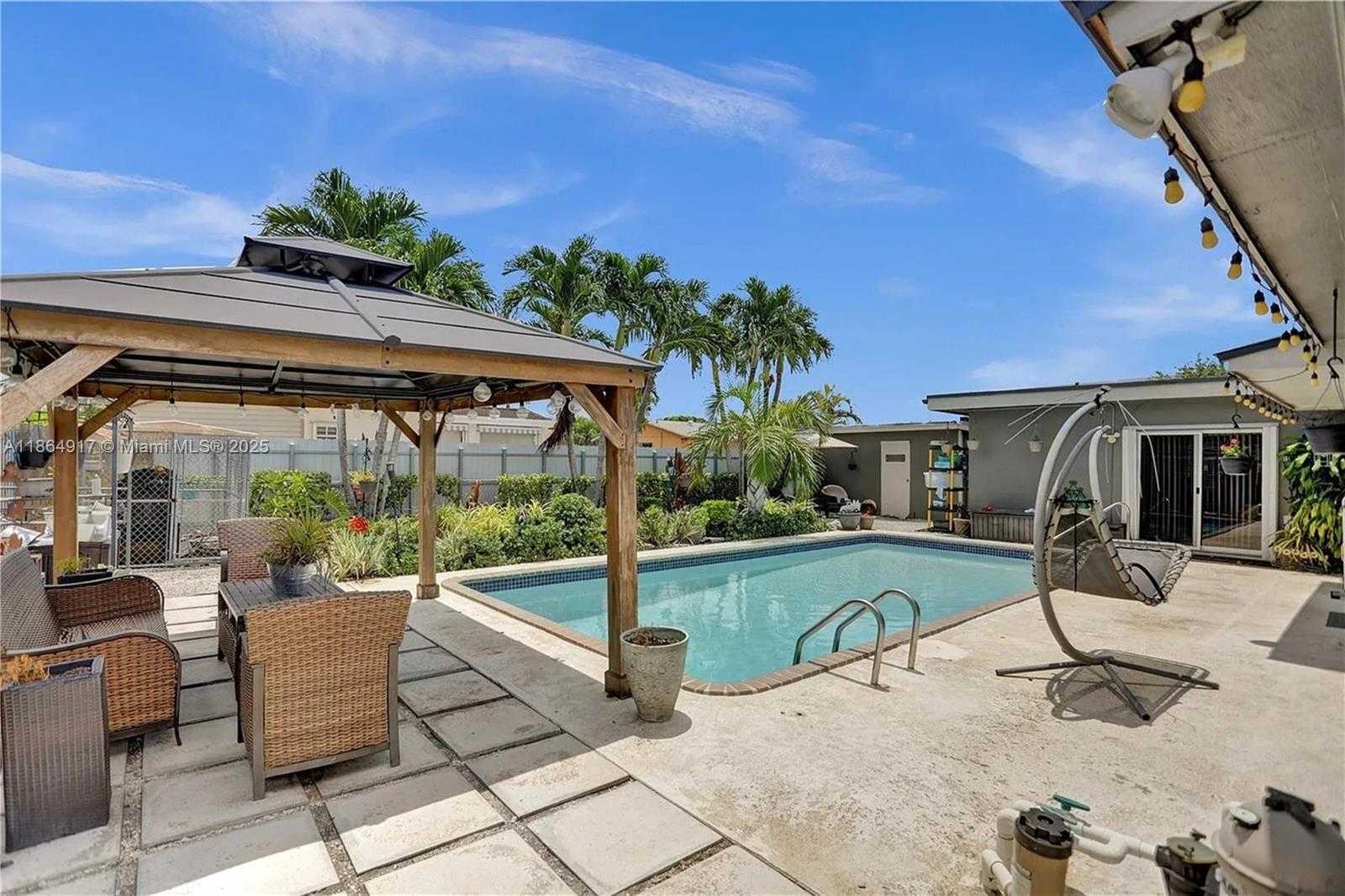 Small Image of 5103 SOUTH WEST 128TH PL, Miami Number 23