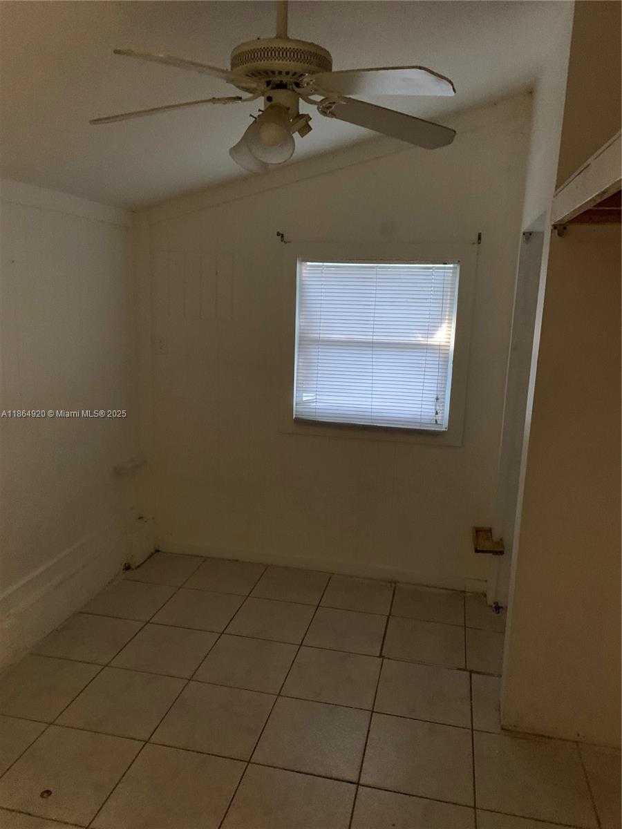 Small Image of 750 NORTH WEST 118TH ST, Miami Number 12